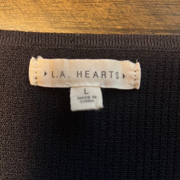 LA Hearts Crop top V neck - Picture 2 of 3